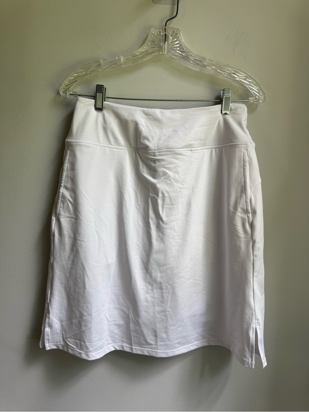 Baleaf White Women's Skater Athletic Skirt Tennis Gold Workout Size M